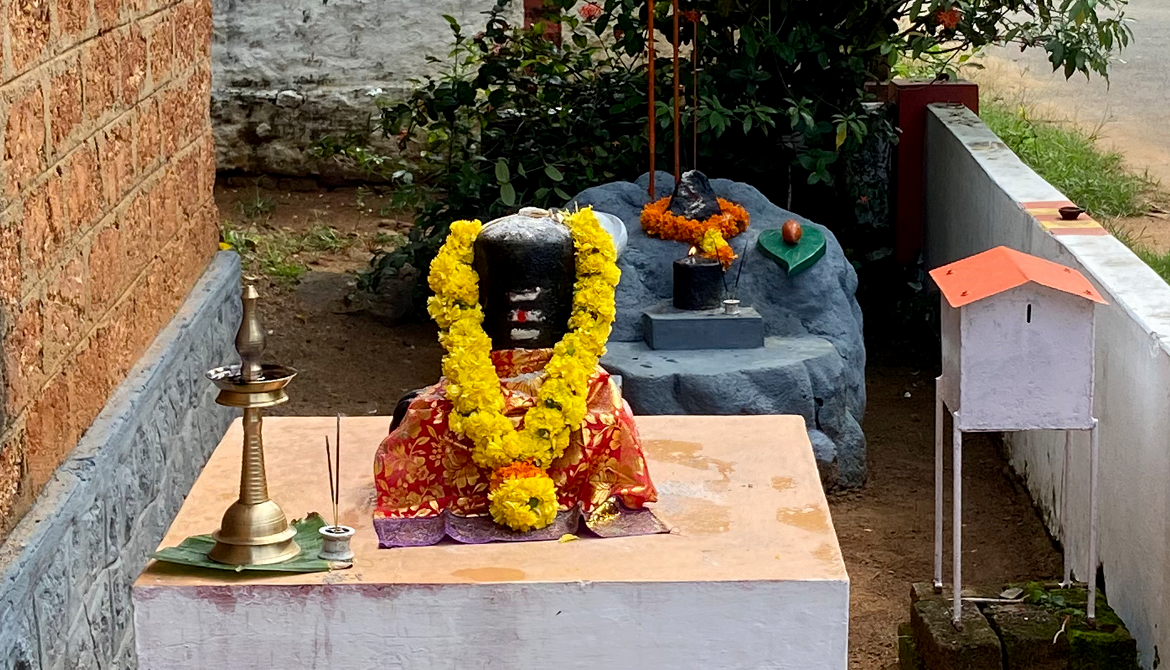 Lord Siva (Siva lingam) - Sree Nagarajapuram Temple